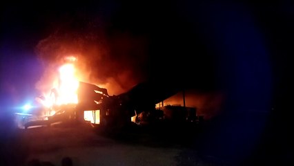 Le hangar d’une entreprise de travaux forestiers part en fumée à Vellefaux