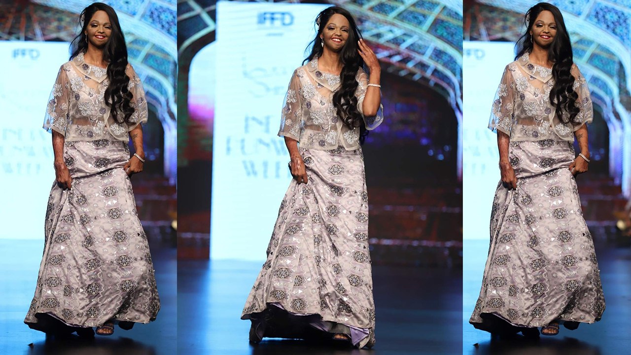 Acid attack survivor Laxmi Agarwal walks the ramp silk lehenga at India Runway Week |Boldsky