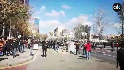 Los Mossos crean una cadena de agentes y furgonetas para garantizar el acto de Vox