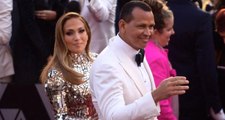 Nişanlısı Tarafından Aldatılan Jennifer Lopez, Sokakta Bornozla Yürürken Yakalandı