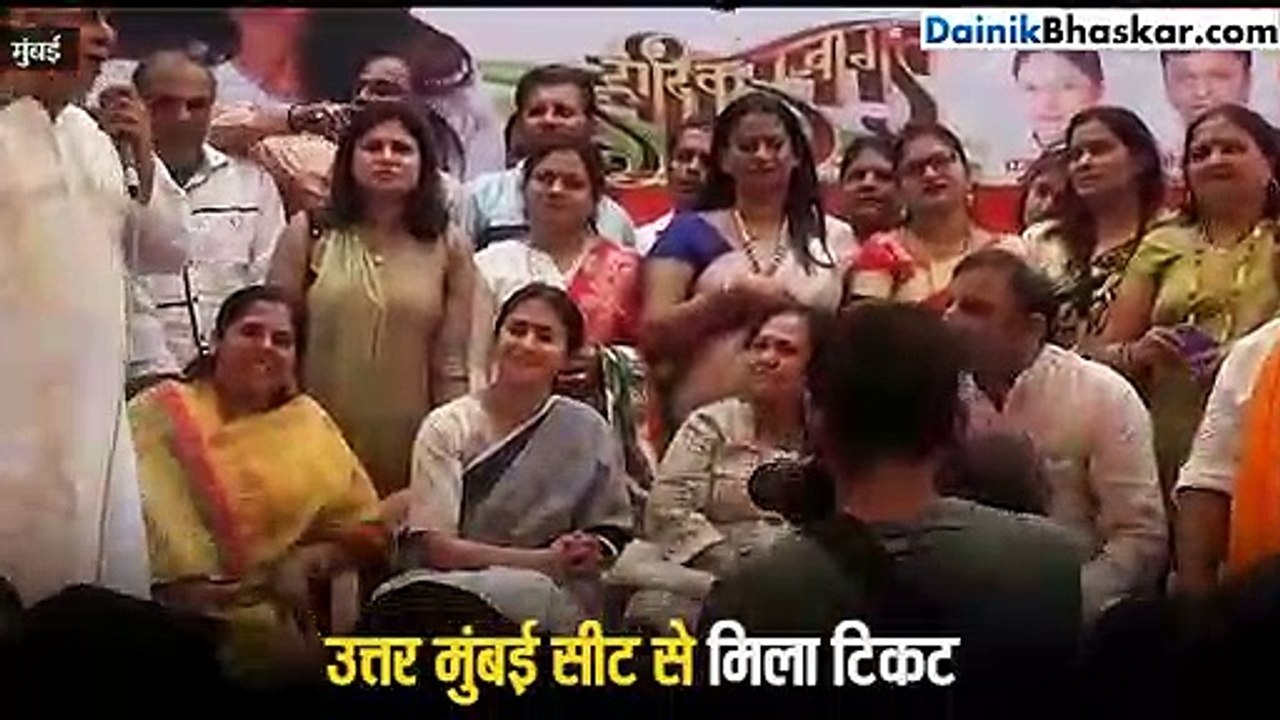 कांग्रेस से टिकट मिलते ही एक्ट्रेस उर्मिला ने गुरुद्वारे और मंदिर में टेका माथा