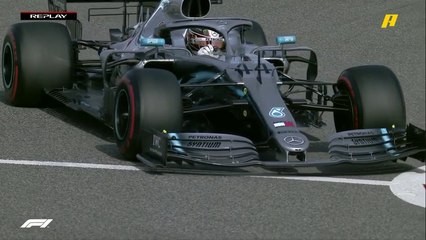 لقطات أكثر قربًا لانزلاق سيارة هاميلتون في التجارب الحرة الثالثة