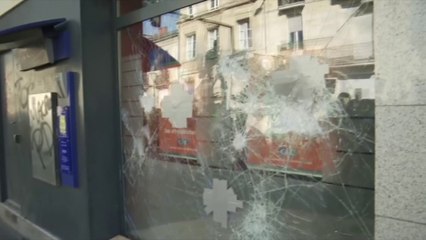 Premiers dégâts à Bordeaux dans la manifestation des gilets jaunes