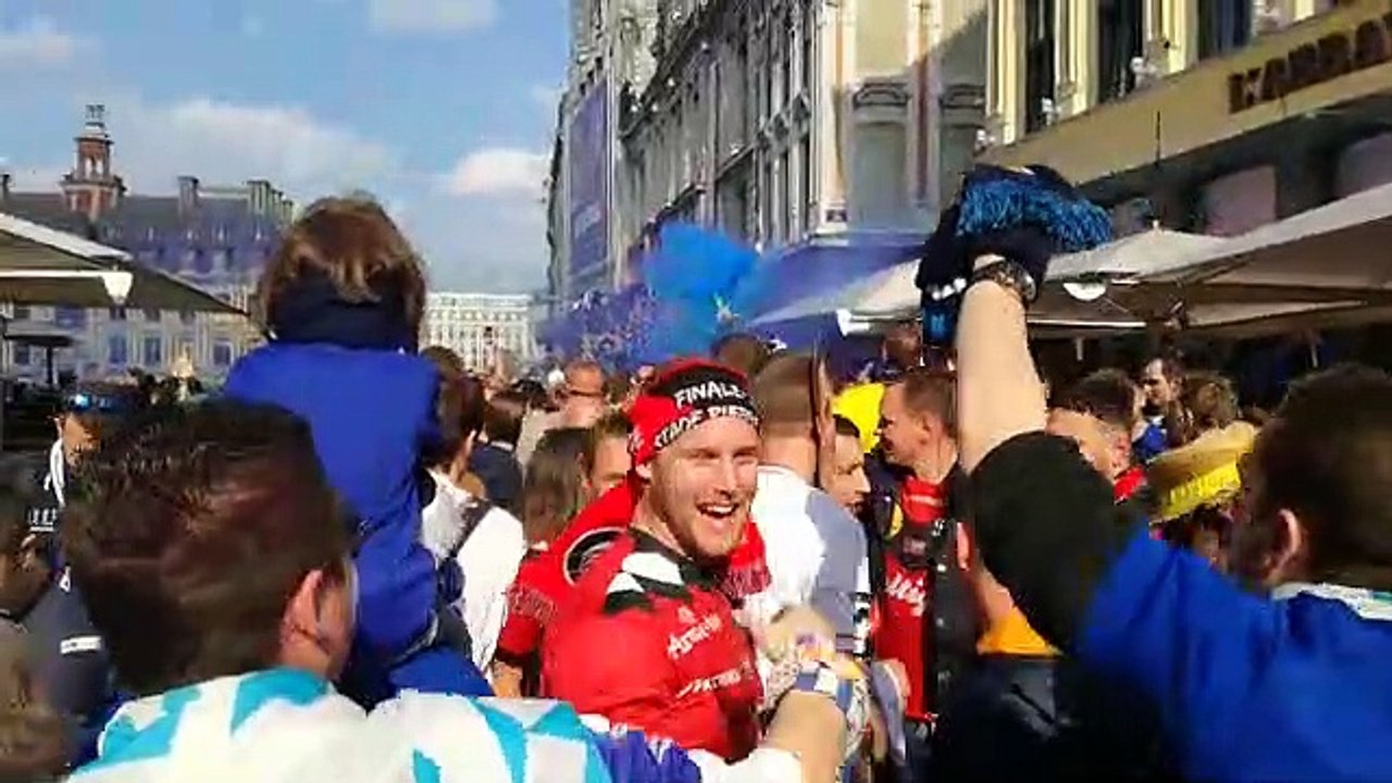 Coupe de la Ligue : les supporters de l'En Avant Guingamp et du RC Strasbourg à Lille