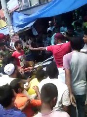 Banladeshi public are beating on thief . part 01