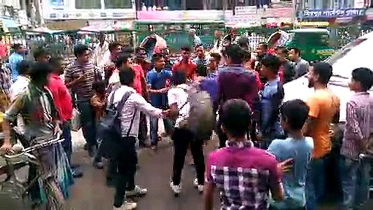 Banladeshi public are beating on thief . part 004   vedios was recorded by android camera phone