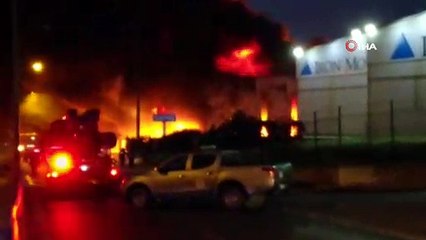 Gebze’de sünger fabrikasında yangın