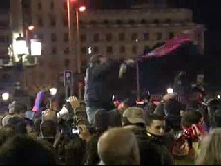 Tải video: Canaletas se desborda para celebrar el sexto título consecutivo del Barça