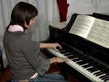 Una pianista catalana recupera sus dedos gracias a una prótesis biónica