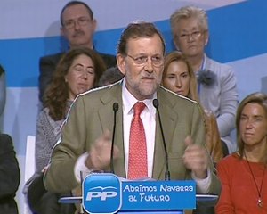 Rajoy ataca la política económica del PSOE