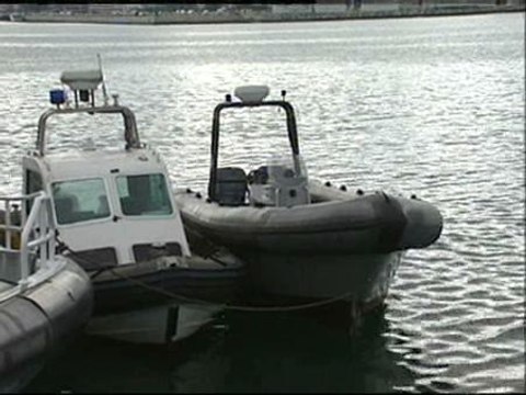 Gibraltar acusa a los cuatro guardias civiles retenidos de desembarcar en el peñón