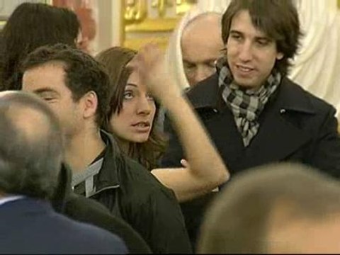 Artistas y presentadores celebran el aniversario de la Constitución