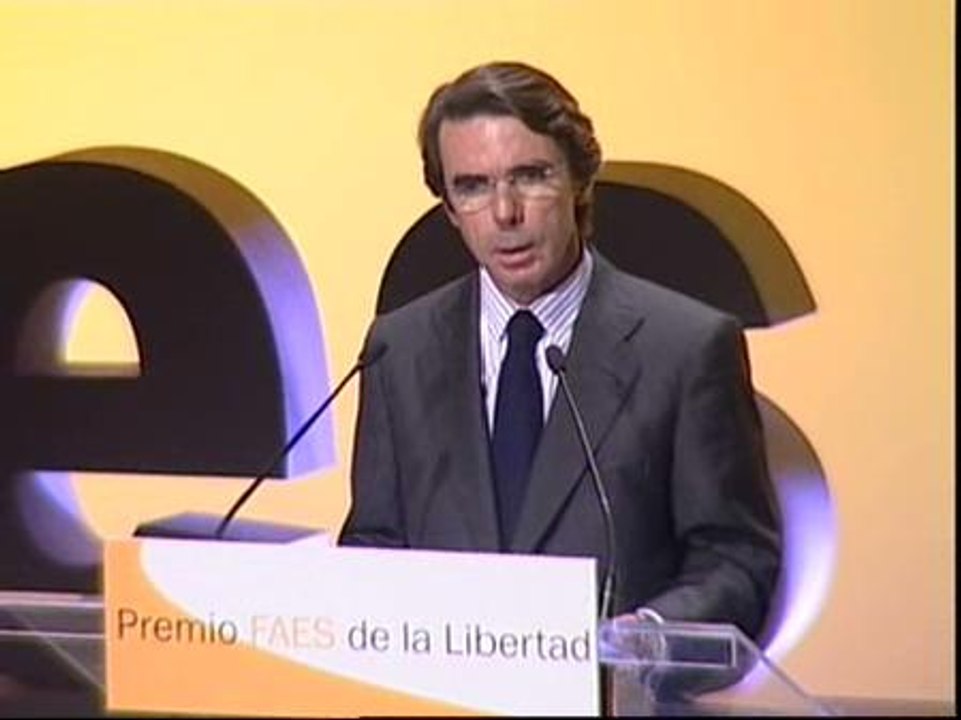 Aznar pide ante el rey "actualizar" el pacto de la constitución
