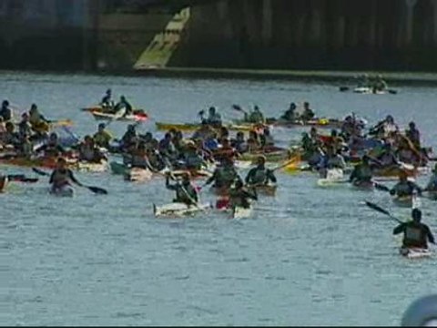 La IV Edición del Descenso Internacional Ría del Nervión bate su record de participación