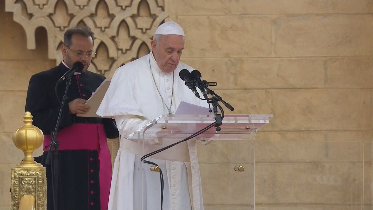 El papa afirma en Marruecos que la inmigración no se resuelve con "barreras"