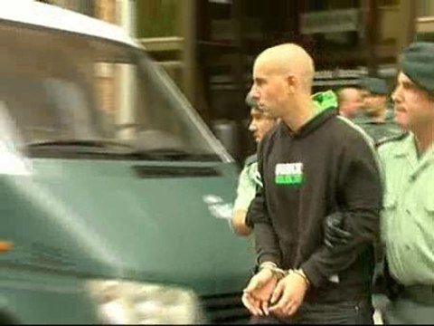 Abucheado un preso etarra en el día de su boda