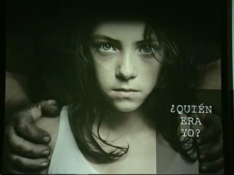 Aído inaugura una exposición que muestra el tormentoso viaje a la prostitución de una joven