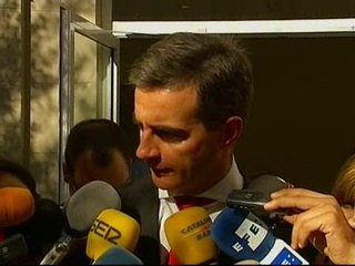 Costa: "No pretendo aferrarme al cargo"