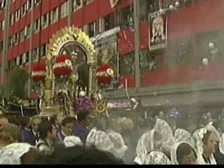 10.000 peruanos rezan al cristo negro