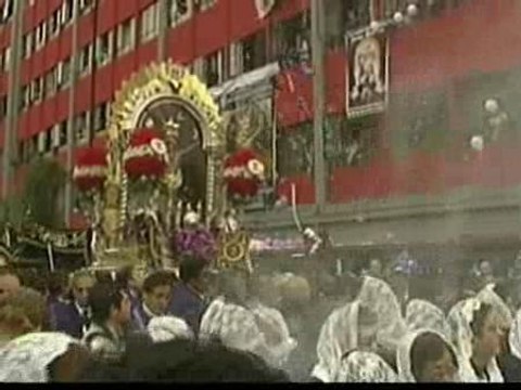 10.000 peruanos rezan al cristo negro