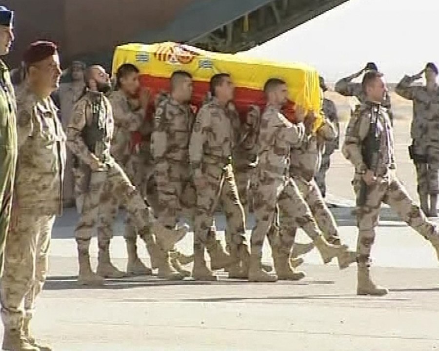 Chacón muestra su apoyo a los militares