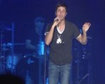 Enrique Iglesias, imagen de Azzaro