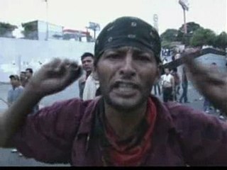 Seguidores de Zelaya: "Nos están reprimiendo"