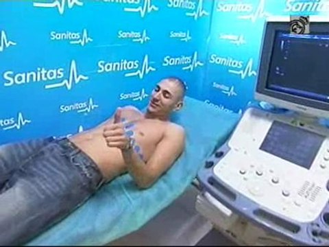 Benzema supera el reconocimiento médico