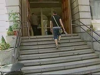 Al Congreso en bermudas