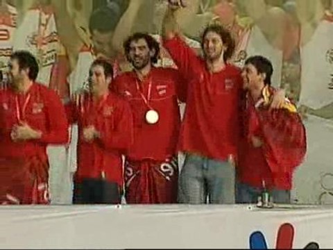 Baño de multitudes en la Cibeles