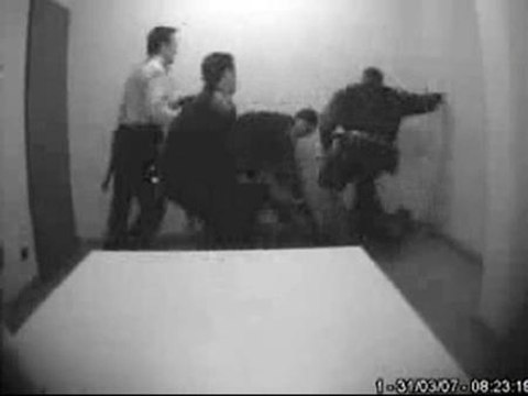 Primera sentencia por abusos policiales