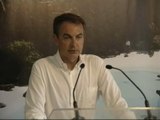 Zapatero no descarta modificaciones en la ayuda de 420 euros