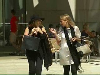 Barbra Streisand visita el Guggenheim