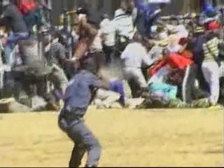 Violenta manifestación de militares en Suráfrica