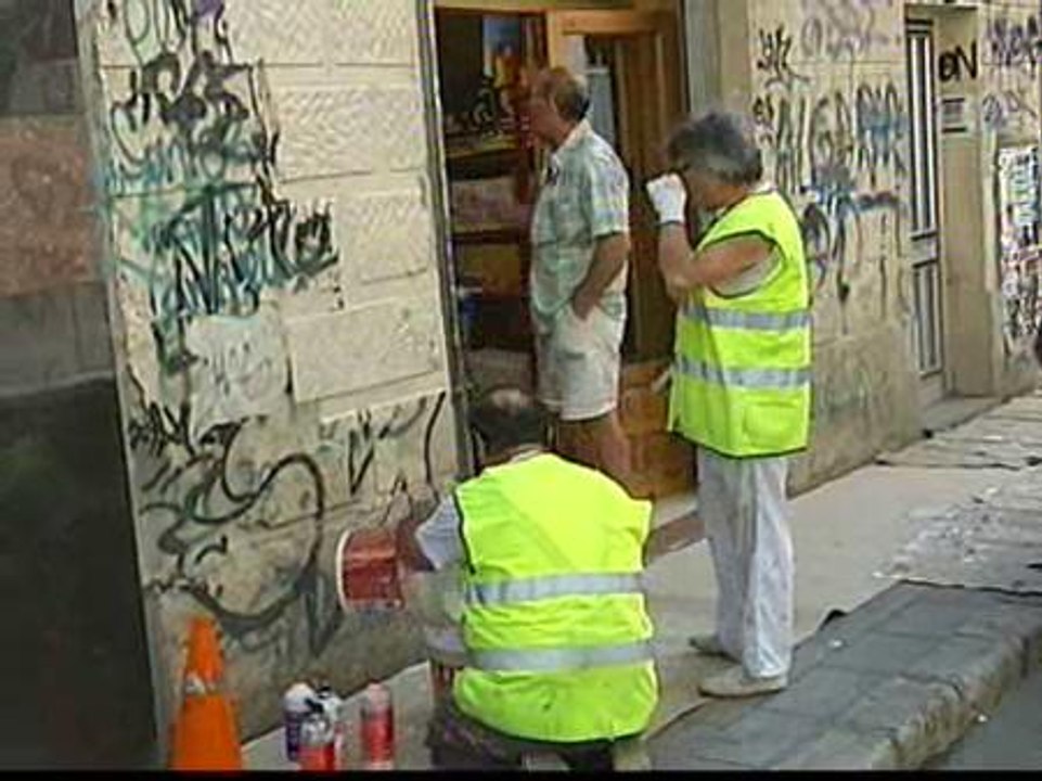 3 parados forman la "brigada antigrafiti" en  Alicante