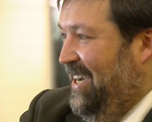 El Gobierno retirará los símbolos religiosos