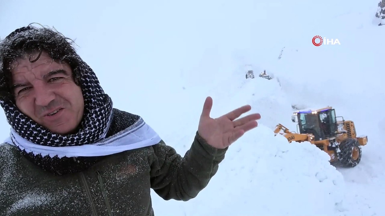 Van-Bahçesaray yolu ulaşıma açıldı, araçlara geçiş izni verilmiyor