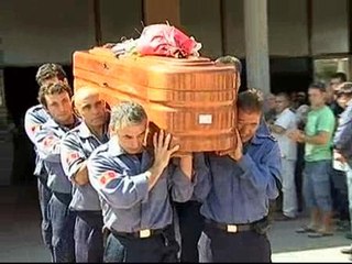 Entierran al cuarto bombero muerto