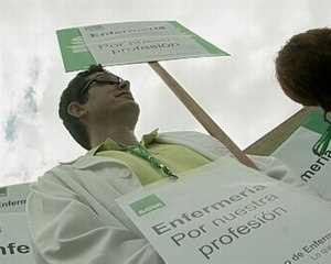 Los enfermeros defienden su profesionalidad