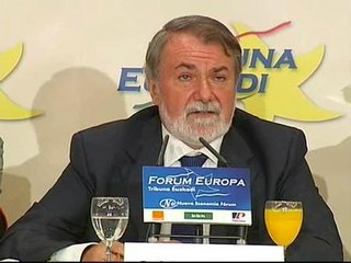 Mayor Oreja asegura que hay que ser "implacable" con la corrupción