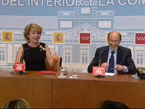 El Cumpleaños Feliz de Aguirre a Rubalcaba
