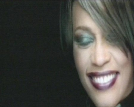 Whitney Houston sacará nuevo albúm