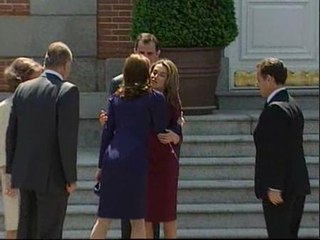 Sarkozy y Bruni conocen a los Príncipes de Asturias