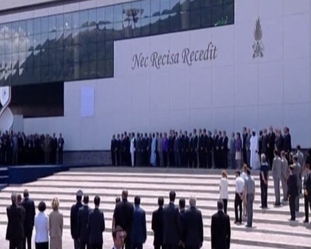 Minuto de silencio de los líderes del G8