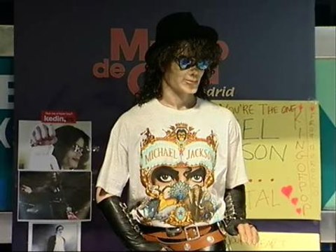 Los fans de Michael Jackson acuden al Hard Rock Café en Madrid para despedir a su mito
