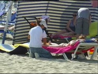 El peligro de los masajes en la playa