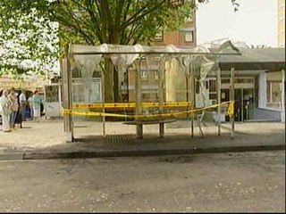 Un grupo de violentos quema un autobús en San Sebastián