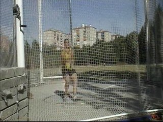 Javier Cienfuegos consigue el récord del mundo junior en lanzamiento de martillo