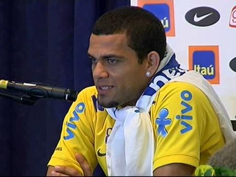 Dani Alves: Los que tienen que estar preocupados son otros