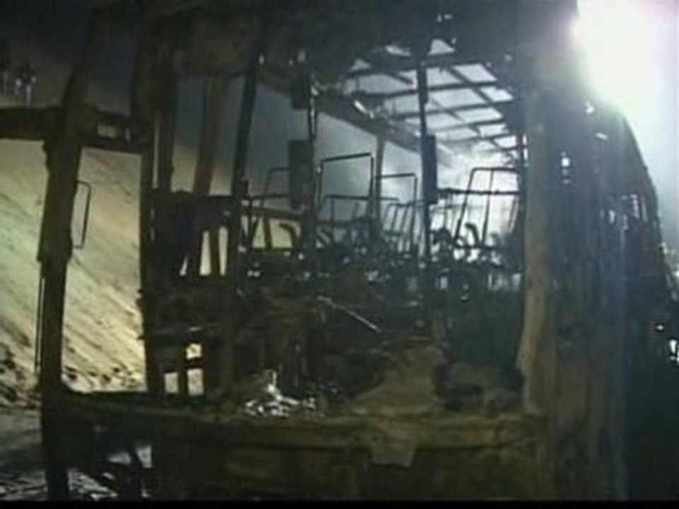 Mueren calcinadas 16 personas en un accidente en el norte de Lima